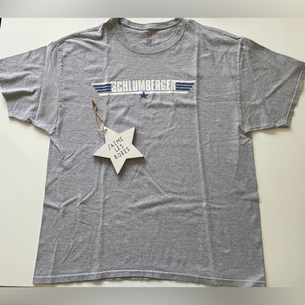 HANES Gray “Schlumberger” Top Gun-esque Graphic Short Sleeve Tee, XL